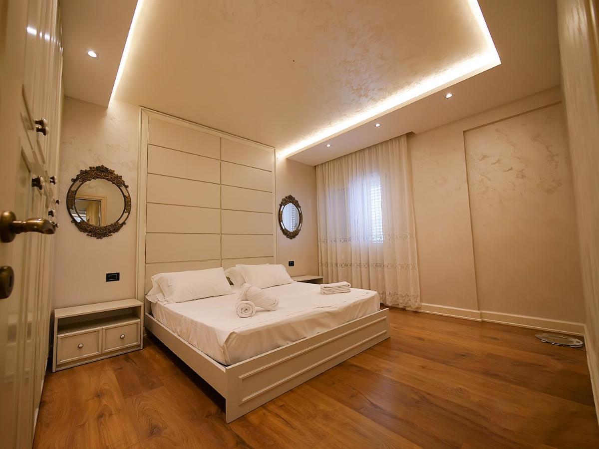 Sea Side Apartment Вльора Екстер'єр фото