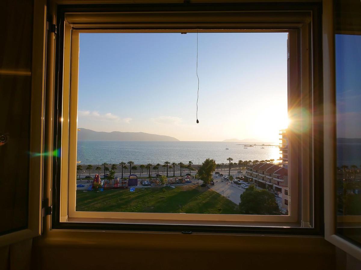 Sea Side Apartment Вльора Екстер'єр фото