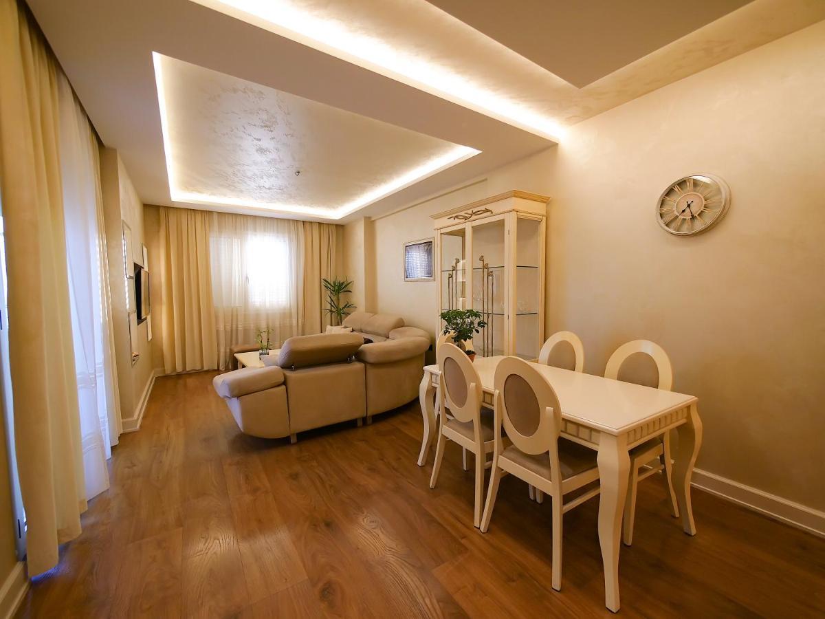Sea Side Apartment Вльора Екстер'єр фото