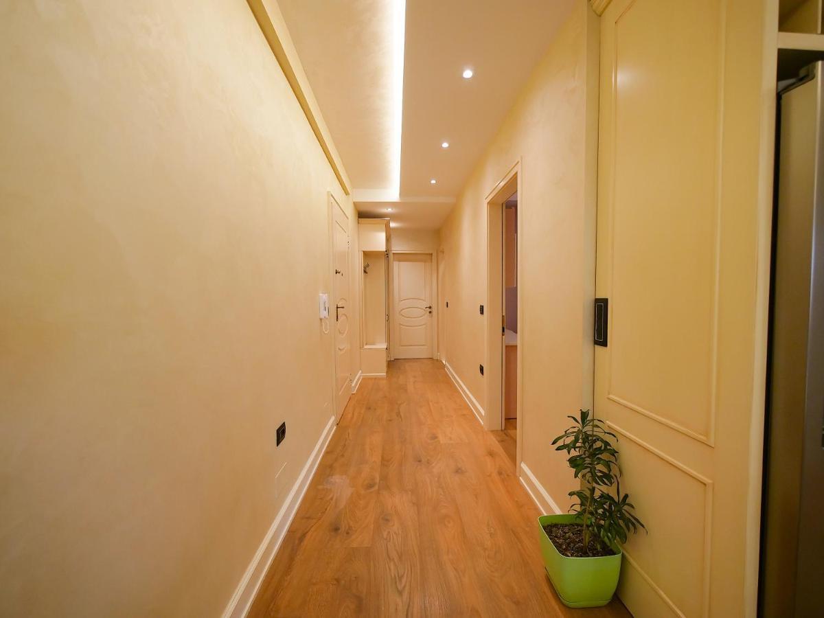 Sea Side Apartment Вльора Екстер'єр фото