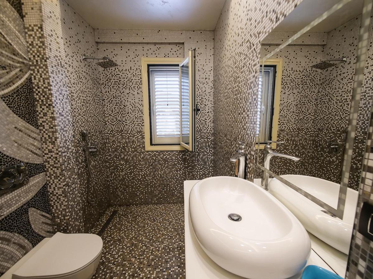 Sea Side Apartment Вльора Екстер'єр фото